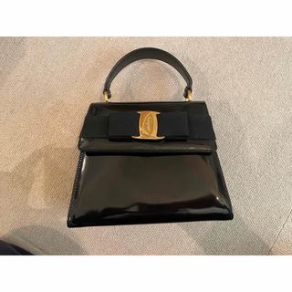 フェラガモ(Ferragamo)のフェラガモ　バック　ヴァラリボン(ハンドバッグ)