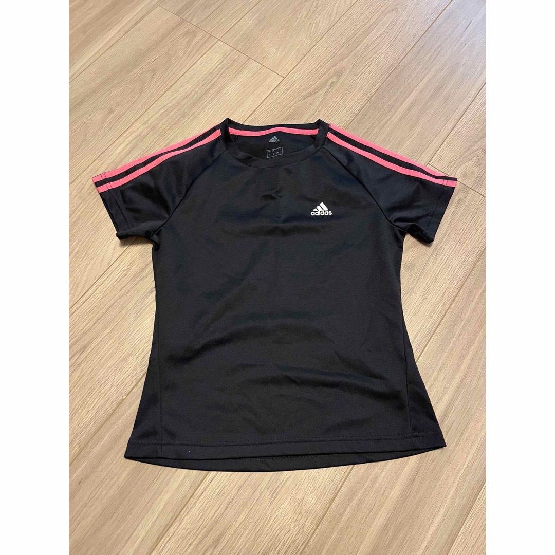 adidas  レディースのトップス(Tシャツ(半袖/袖なし))の商品写真