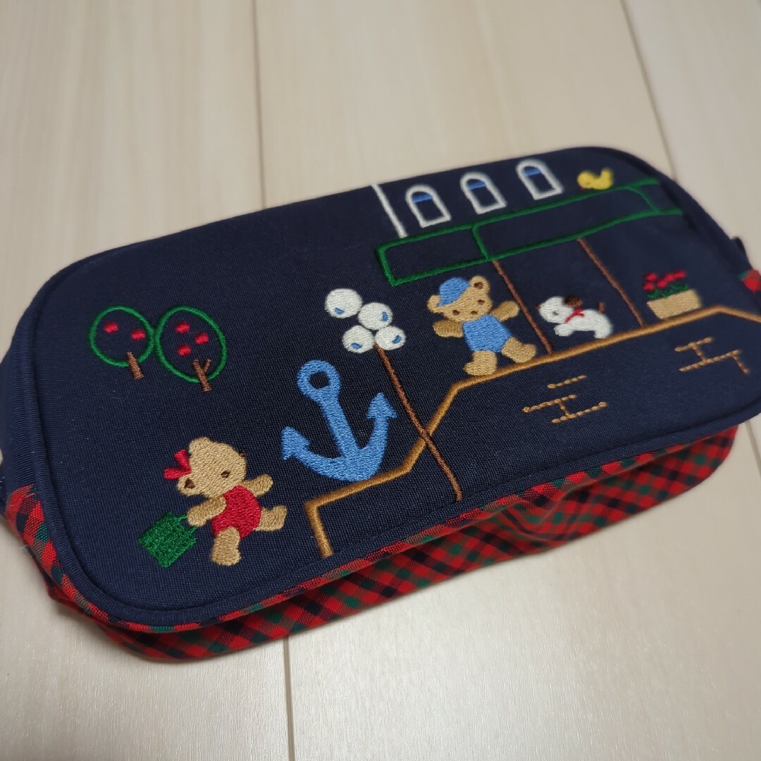 美品 ファミリア×イカリスーパー コラボ ポーチ 美品 ファミリア×イカリスーパー コラボ ポーチ