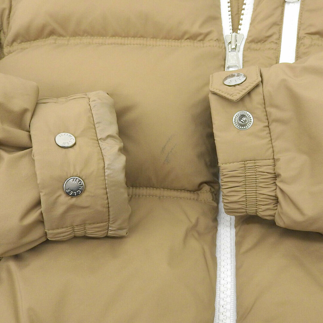 MONCLER(モンクレール)のモンクレール DELAUME　ダウンジャケット 1A000 05 53333 メンズ ベージュ MONCLER 【中古】 【アパレル・小物】 メンズのジャケット/アウター(その他)の商品写真