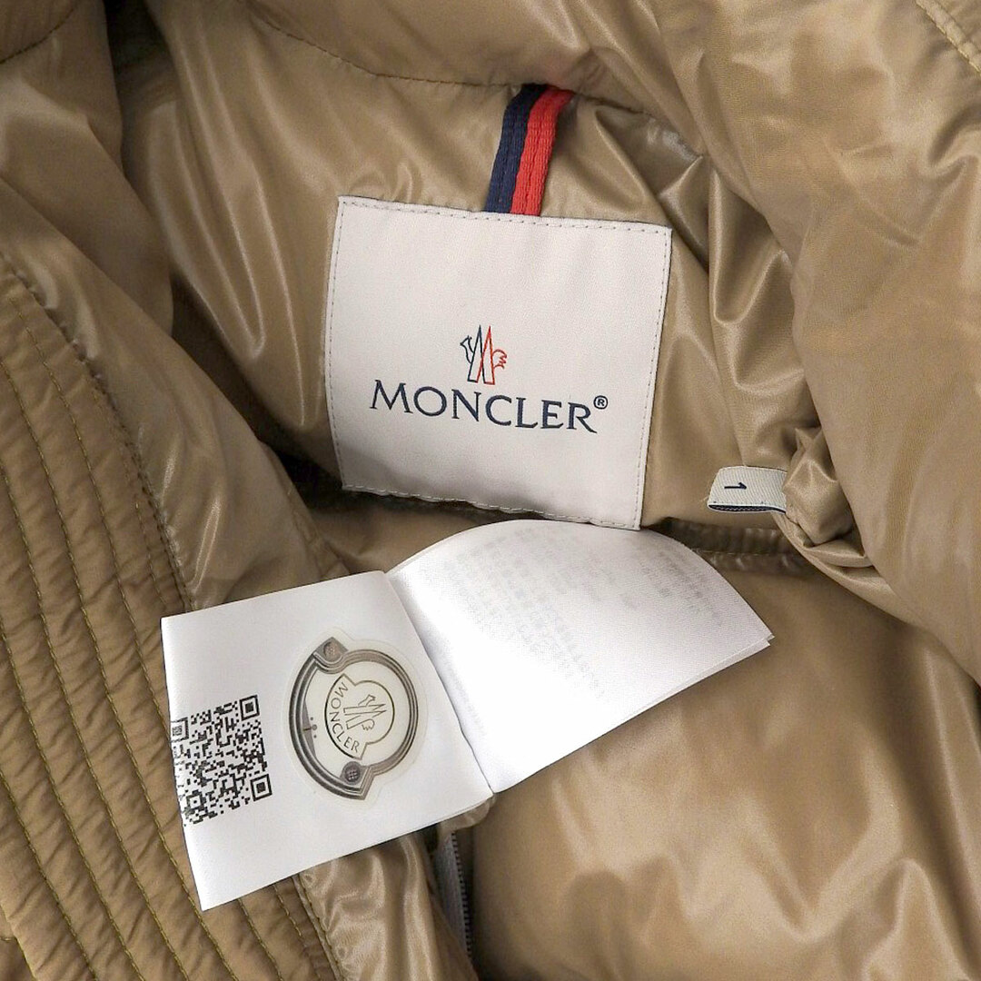 MONCLER(モンクレール)のモンクレール DELAUME　ダウンジャケット 1A000 05 53333 メンズ ベージュ MONCLER 【中古】 【アパレル・小物】 メンズのジャケット/アウター(その他)の商品写真