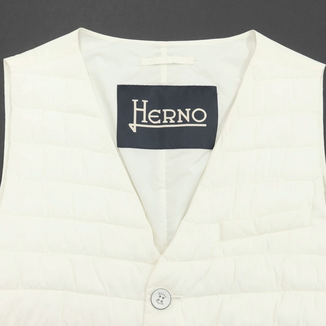 HERNO(ヘルノ)の【中古】ヘルノ Herno ストレッチナイロン 中綿 ジレベスト アイボリー【サイズ48】【メンズ】 メンズのトップス(ベスト)の商品写真