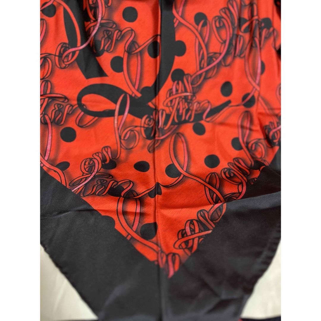 Christian Louboutin(クリスチャンルブタン)のクリスチャンルブタン　スカーフ　三角形 レディースのファッション小物(バンダナ/スカーフ)の商品写真