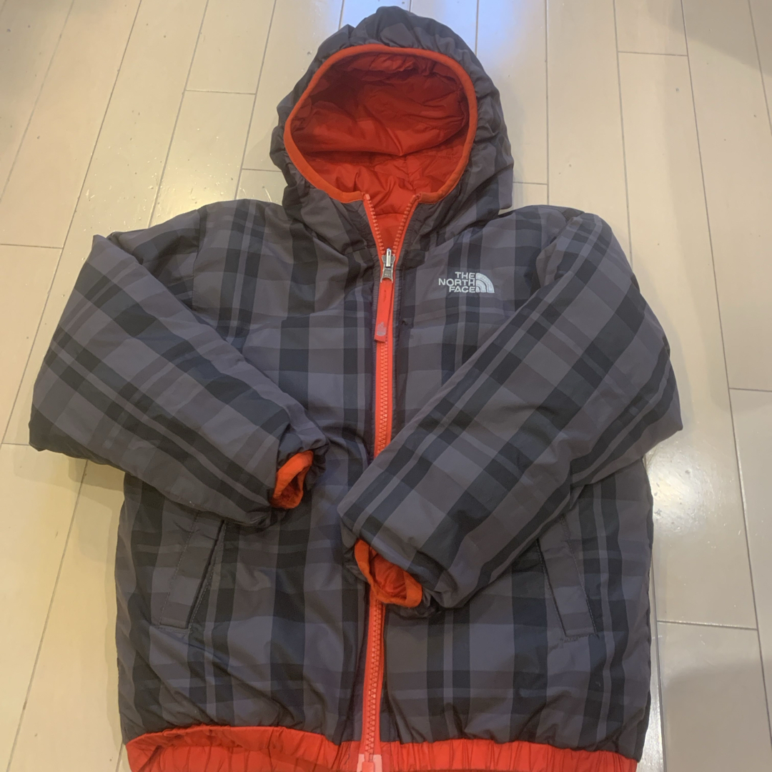 THE NORTH FACE(ザノースフェイス)の正規品　ノースフェイス  ダウンジャケット キッズ/ベビー/マタニティのキッズ服男の子用(90cm~)(ジャケット/上着)の商品写真