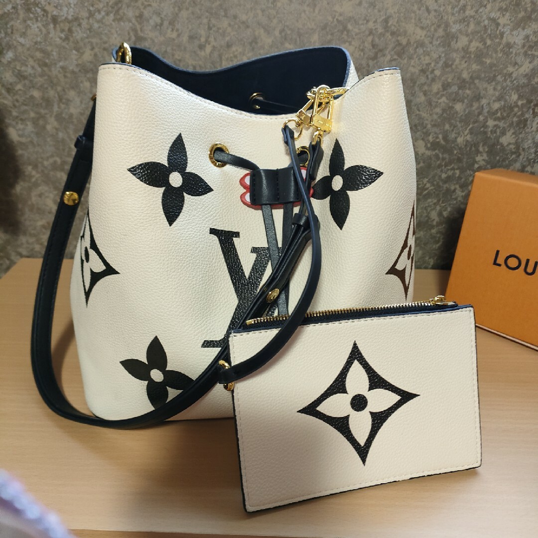 LOUIS VUITTON(ルイヴィトン)のネオノエルイヴィトン美品 レディースのバッグ(ショルダーバッグ)の商品写真