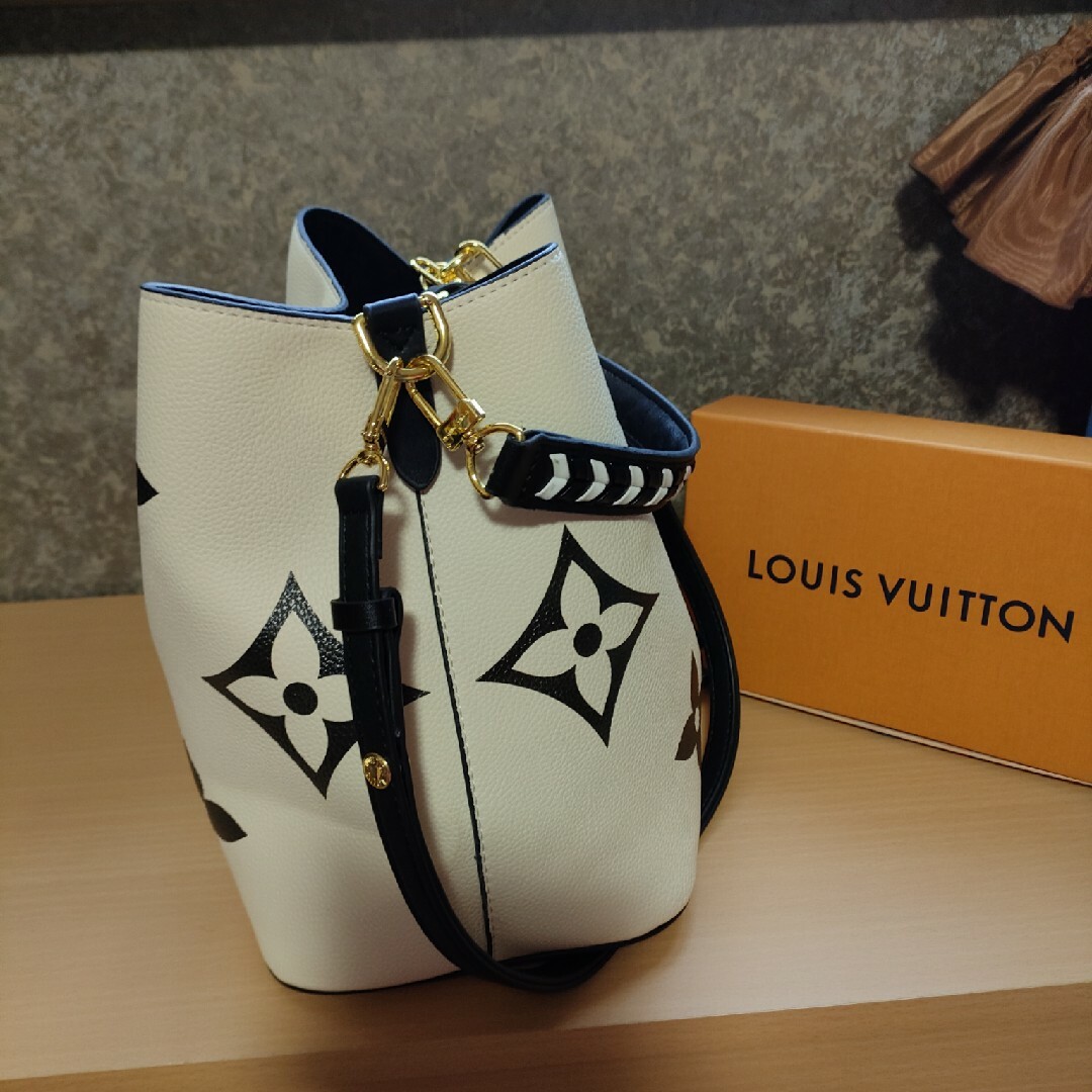 LOUIS VUITTON(ルイヴィトン)のネオノエルイヴィトン美品 レディースのバッグ(ショルダーバッグ)の商品写真