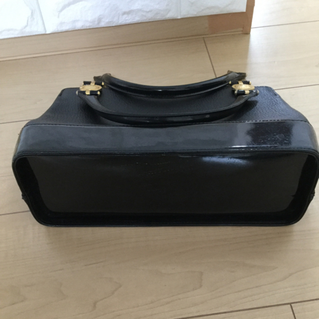Gianni Versace(ジャンニヴェルサーチ)のversace ヴェルサーチ ハンドバッグベルサーチ レディースのバッグ(ハンドバッグ)の商品写真