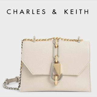 チャールズアンドキース(Charles and Keith)のCHARLES & KEITH ターンロッククロスボディバッグ(ショルダーバッグ)