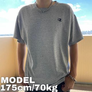 チャンピオン(Champion)のチャンピオン ロゴ刺繍プリントTシャツ ワンポイント 目あり XL グレー 黒(Tシャツ/カットソー(半袖/袖なし))