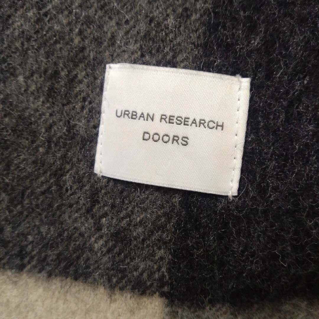 URBAN RESEARCH DOORS(アーバンリサーチドアーズ)のアーバンリサーチ　ストール　チェック柄 レディースのファッション小物(ストール/パシュミナ)の商品写真