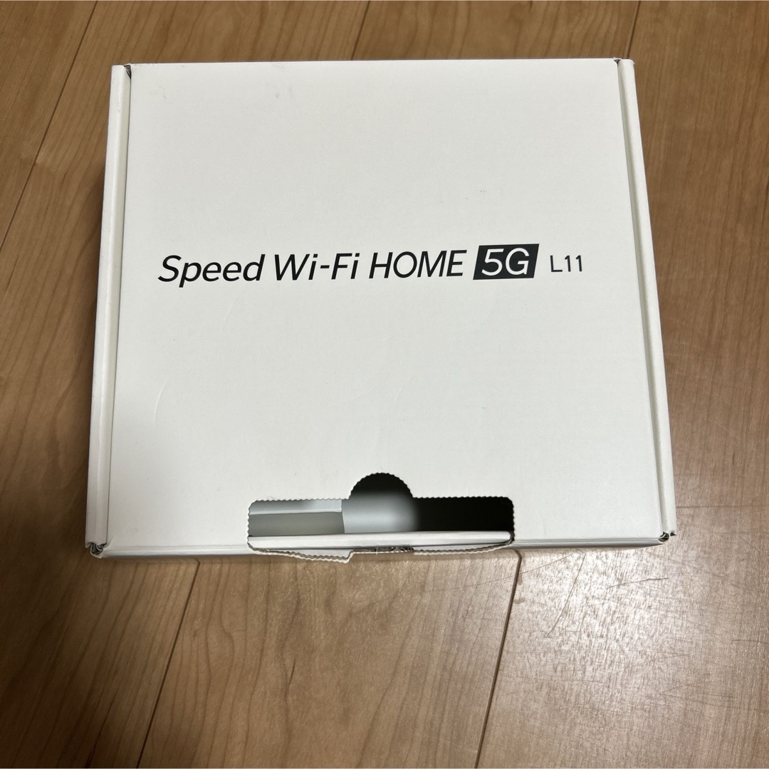 UQ Communications(ユーキューコニュニケーションズ)のSpeed Wi-Fi HOME 5G L11 ホワイト スマホ/家電/カメラのPC/タブレット(PC周辺機器)の商品写真