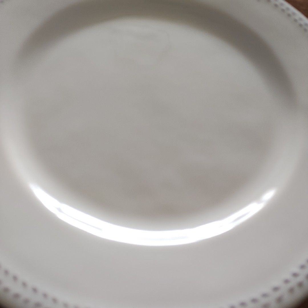 ZARA HOME(ザラホーム)のZARAホーム　プレート　パン皿　白 インテリア/住まい/日用品のキッチン/食器(食器)の商品写真