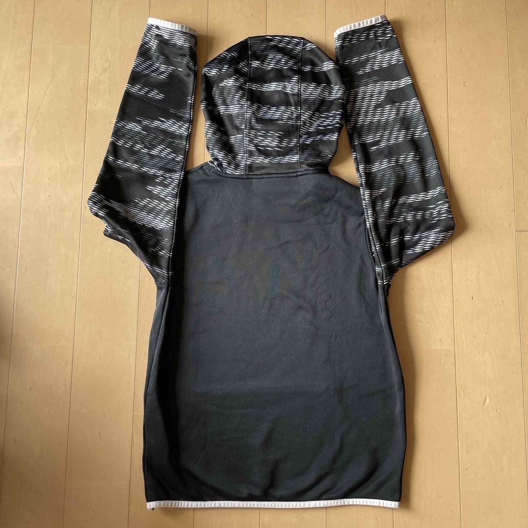UNDER ARMOUR(アンダーアーマー)のアンダーアーマー　ジュニアパーカー　150 キッズ/ベビー/マタニティのキッズ服男の子用(90cm~)(Tシャツ/カットソー)の商品写真