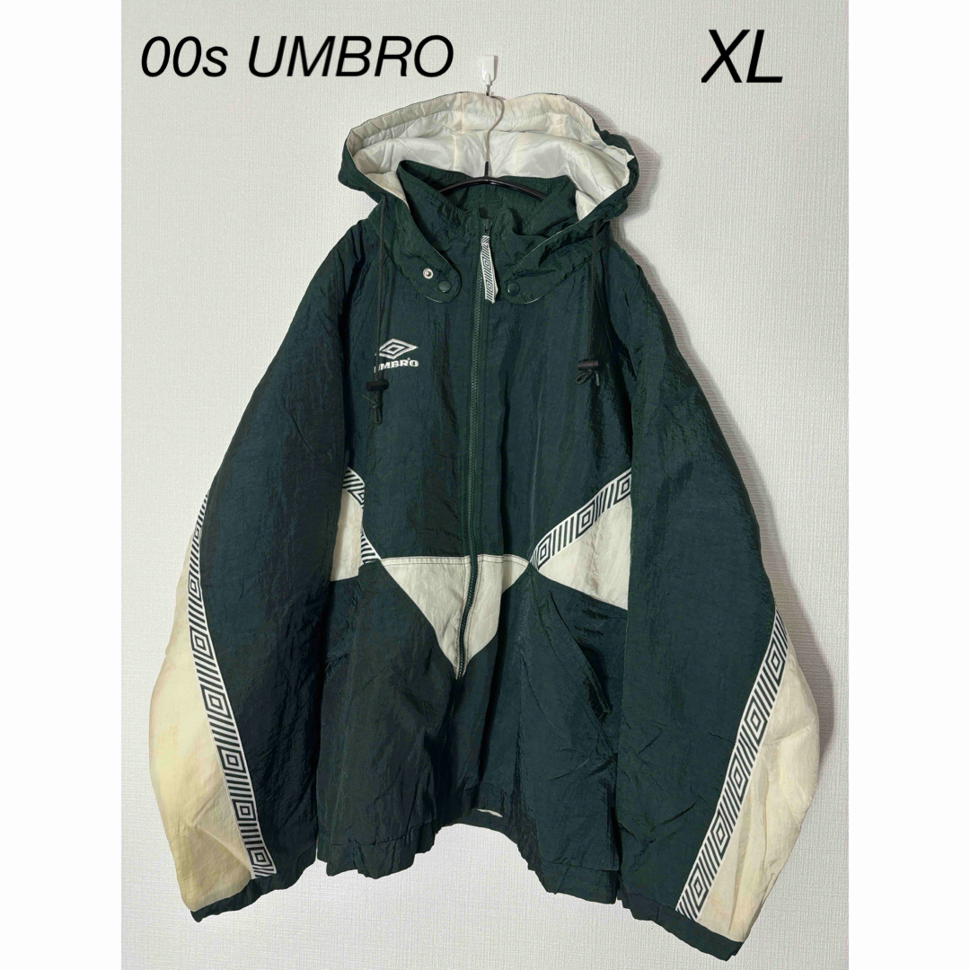 UMBRO(アンブロ)の00s UMBRO フーデッド中綿ブルゾン メンズのジャケット/アウター(ブルゾン)の商品写真