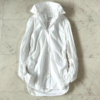 ウィムガゼット(Whim Gazette)の美品*ウィムガゼット シャーリングブラウス 長袖シャツ デザインシャツ 白シャツ(シャツ/ブラウス(長袖/七分))