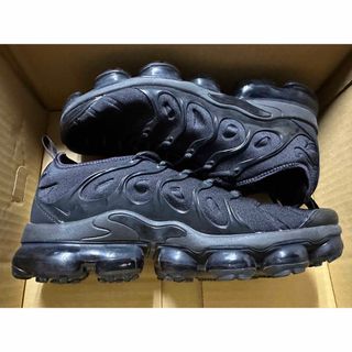 ナイキ(NIKE)のNIKE AIR VAPORMAX PLUS TRIPLE BLACK US9(スニーカー)