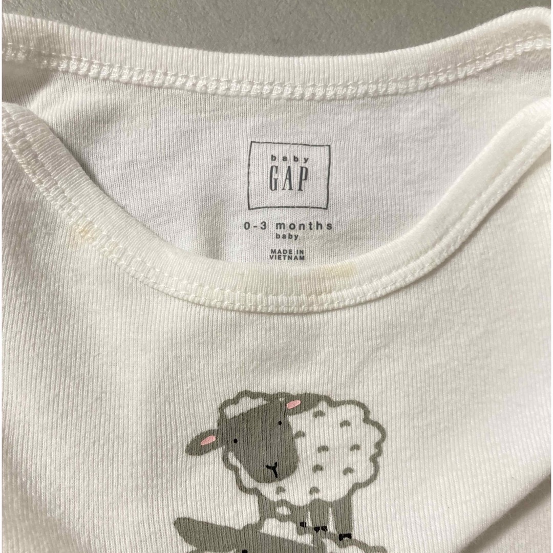 babyGAP(ベビーギャップ)の新生児 長袖 ロンパース ボディスーツ 肌着 キッズ/ベビー/マタニティのベビー服(~85cm)(肌着/下着)の商品写真