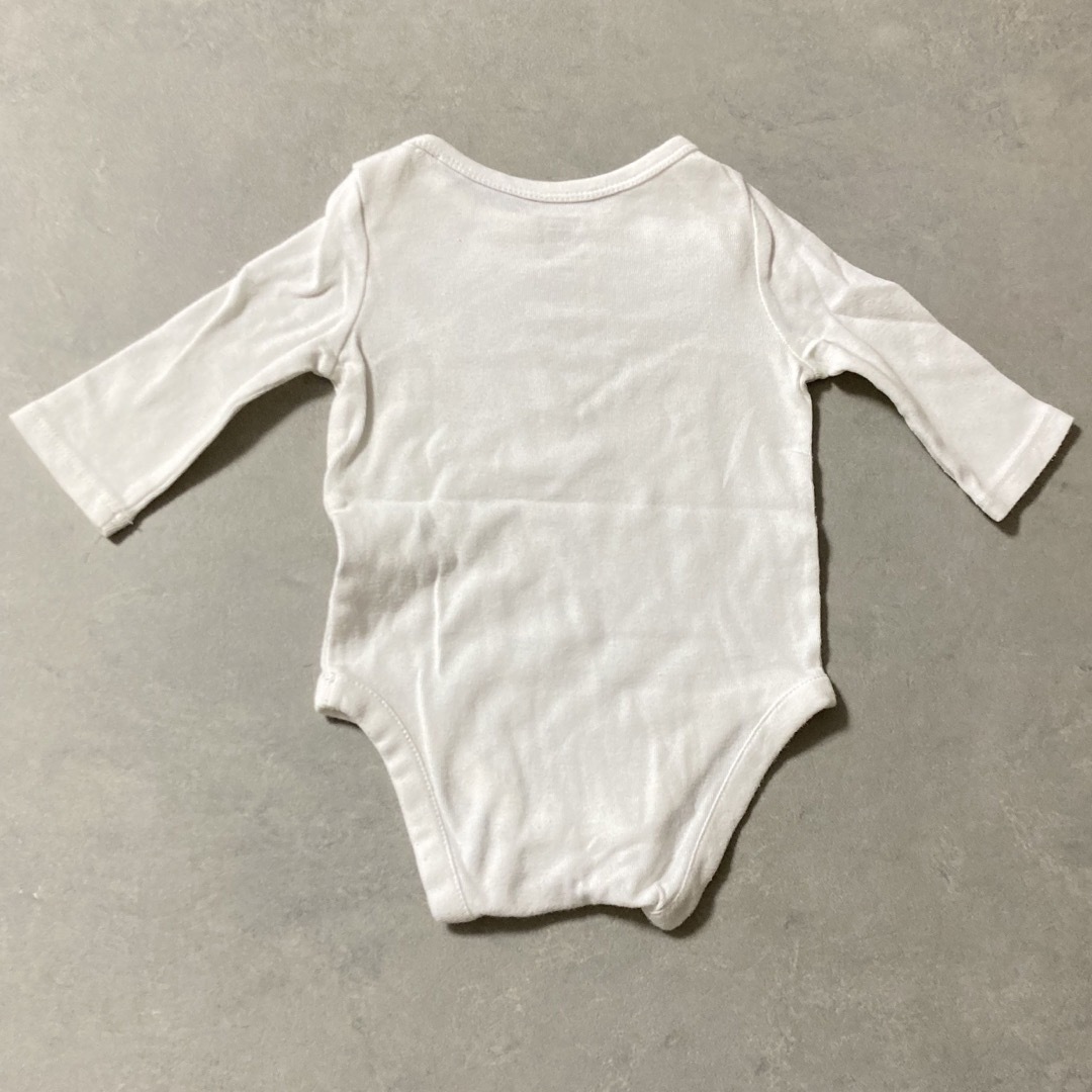 babyGAP(ベビーギャップ)の新生児 長袖 ロンパース ボディスーツ 肌着 キッズ/ベビー/マタニティのベビー服(~85cm)(肌着/下着)の商品写真
