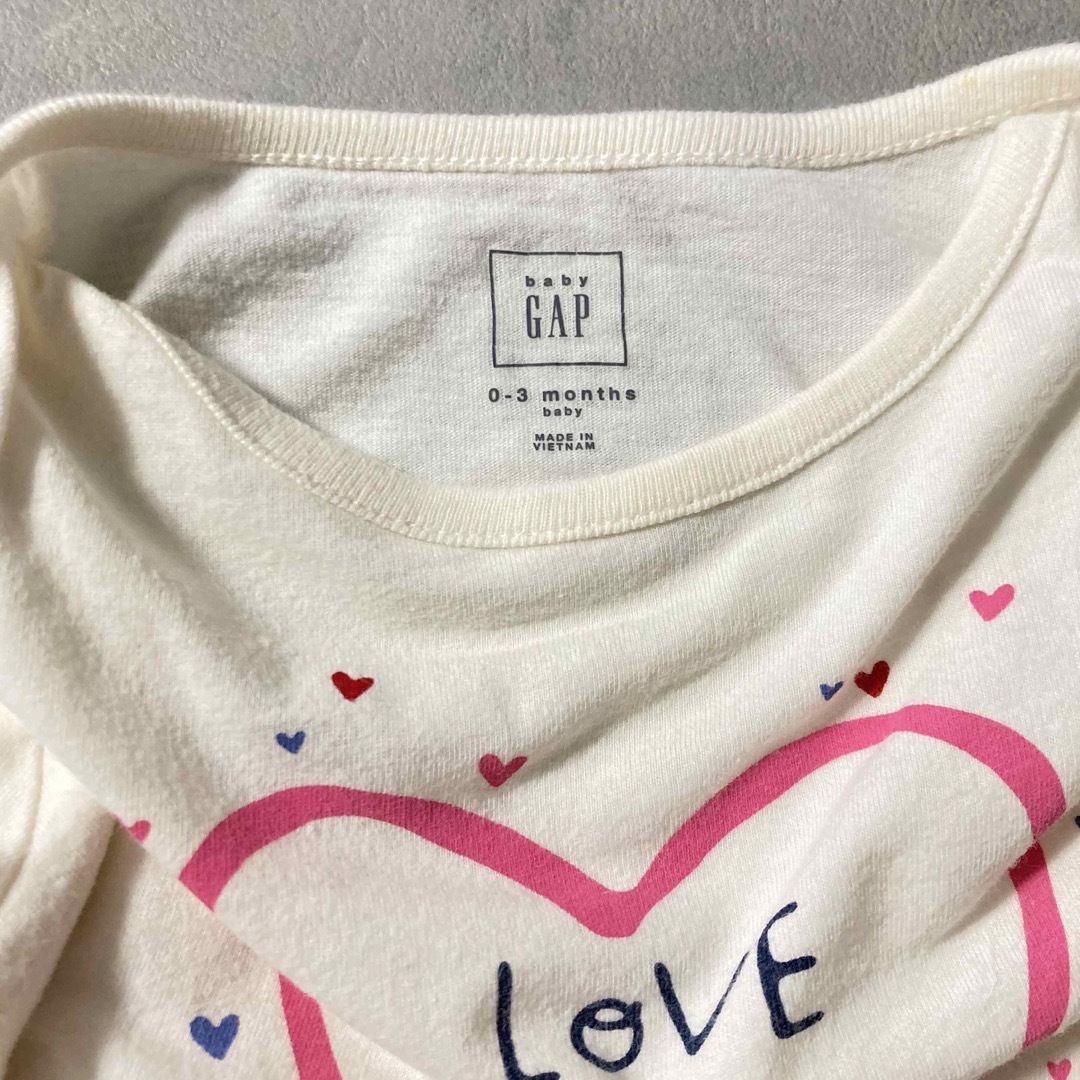 babyGAP(ベビーギャップ)の新生児 長袖 ロンパース ボディスーツ 肌着 キッズ/ベビー/マタニティのベビー服(~85cm)(肌着/下着)の商品写真