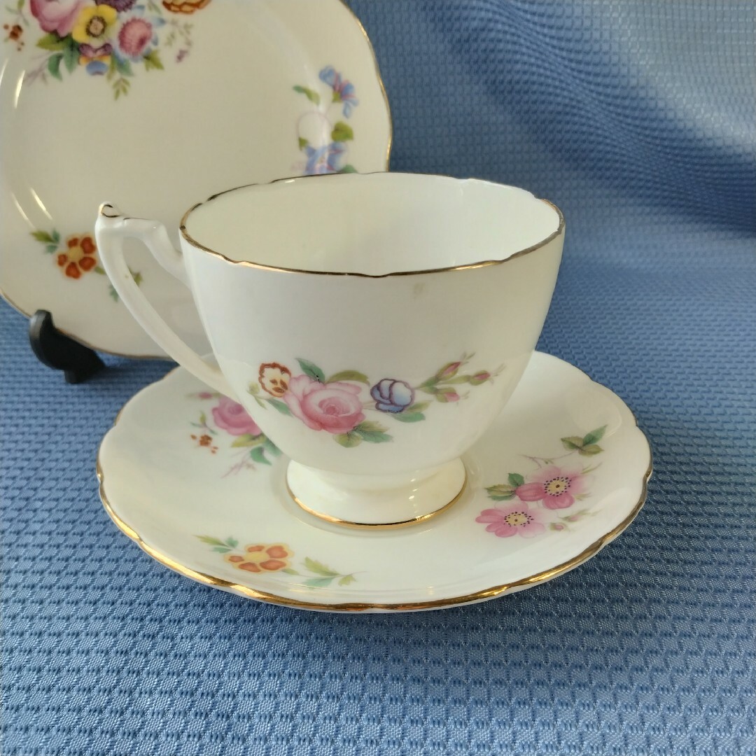 WEDGWOOD(ウェッジウッド)の英国製コールポート coalport junetime ティートリオ インテリア/住まい/日用品のキッチン/食器(食器)の商品写真