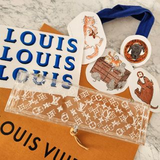 LOUIS VUITTON - ルイヴィトン　非売品LVロゴ入りアクリルケース+他