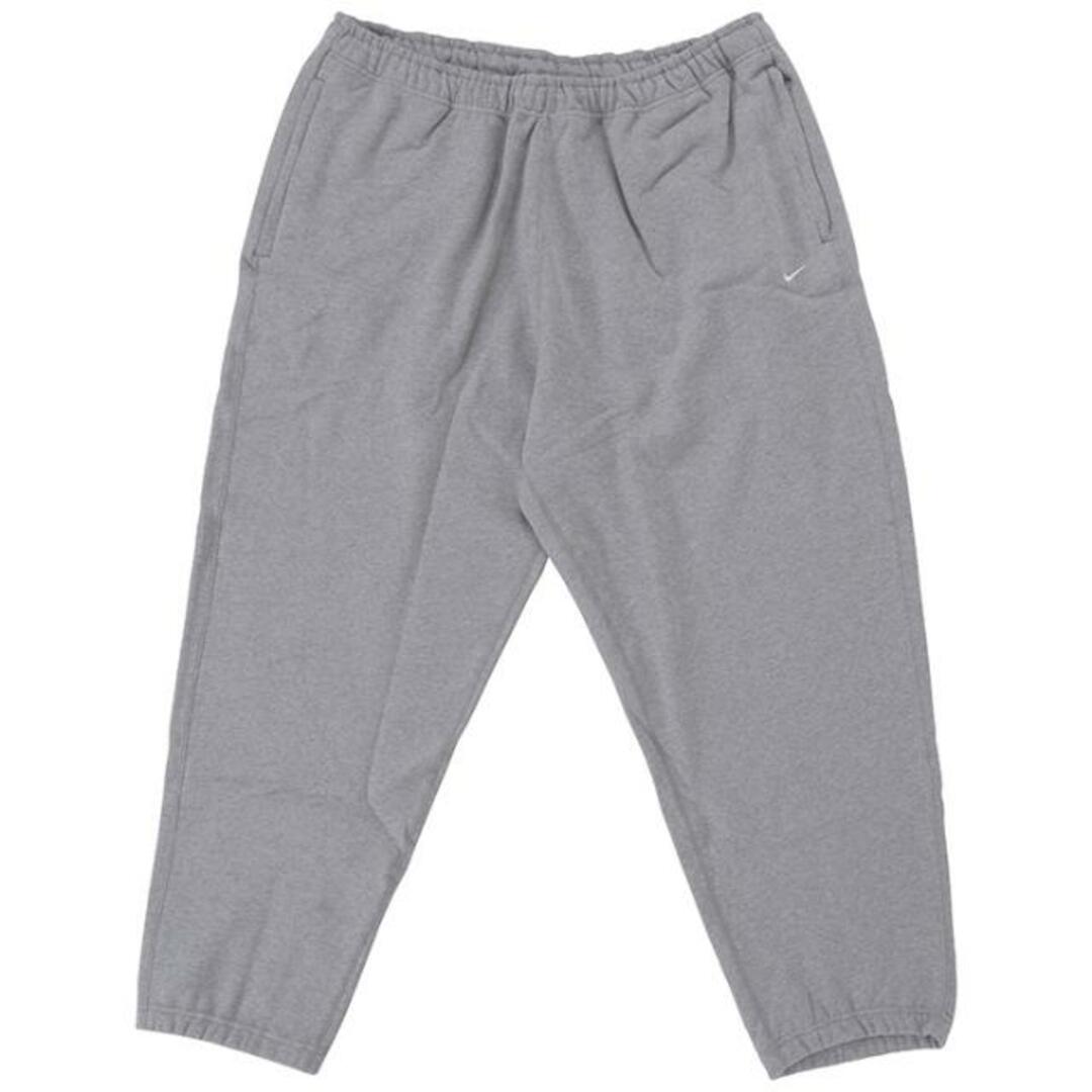 NIKE(ナイキ)のNIKE LAB ナイキ ラボ Solo Swoosh Fleece Pants ソロ スウッシュ フリース パンツ CW5460 メンズボトムス ライトボーンホワイト ダークグレー ブラック グリーン レッド モルト  3.ブラック メンズのパンツ(ワークパンツ/カーゴパンツ)の商品写真