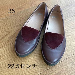 カンペール(CAMPER)のノーヒール　シューズ(ローファー/革靴)