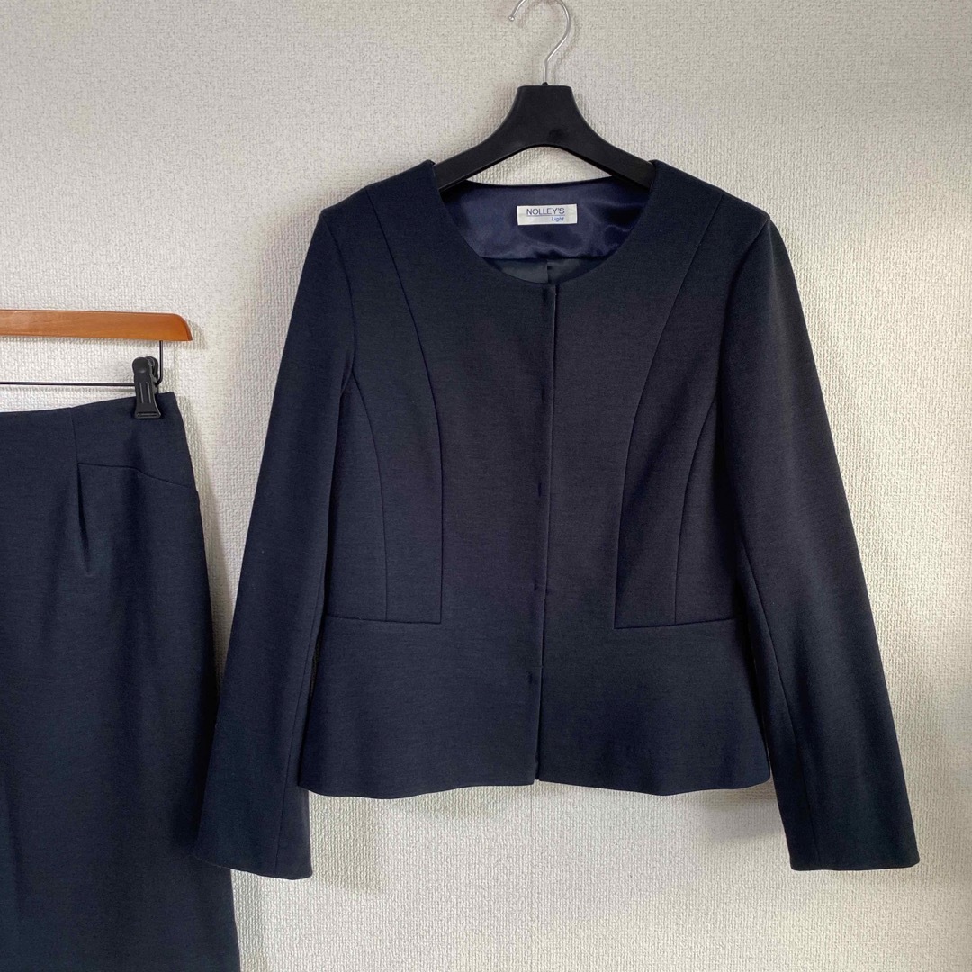 NOLLEY'S(ノーリーズ)のノーリーズライト ノーカラー スーツ 40 W70 濃紺 入学入園 面接 DMW レディースのフォーマル/ドレス(スーツ)の商品写真