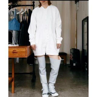 RHYTHM - RHYTHM ジャンプスーツ ISLANDER JUMPSUIT サンドベージュの RHYTHM - RHYTHM ジャンプスーツ ISLANDER JUMPSUIT サンドベージュの