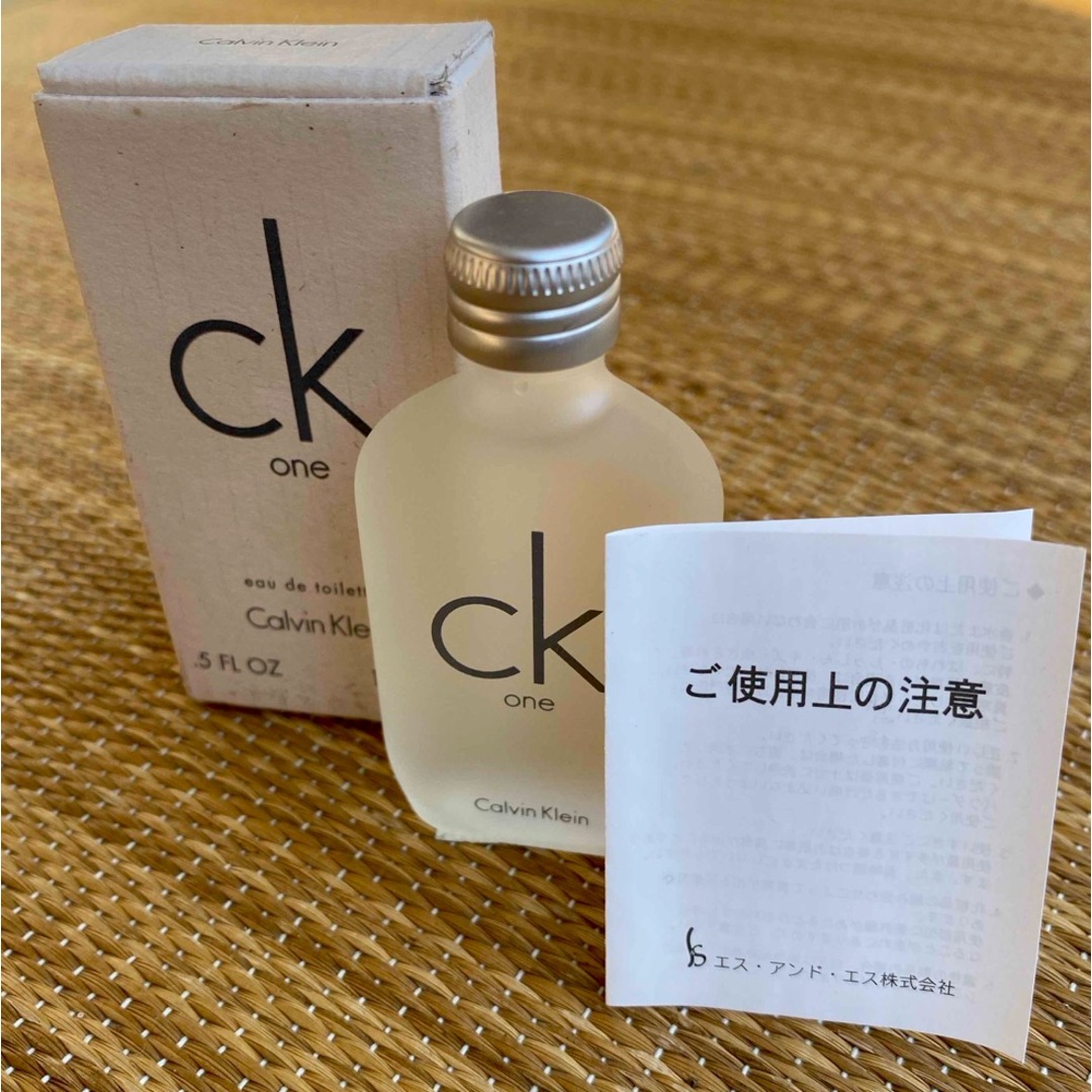 ck Calvin Klein(シーケーカルバンクライン)の香水　カルバンクライン　シーケーワンオードトワレ　15ml コスメ/美容の香水(ユニセックス)の商品写真