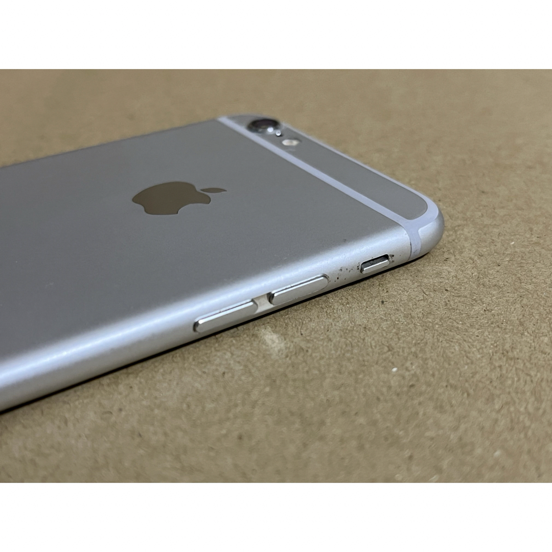 Apple(アップル)の<バッテリー新品> iPhone6s 16GB SIMフリー シルバー すぐ発送 スマホ/家電/カメラのスマートフォン/携帯電話(スマートフォン本体)の商品写真
