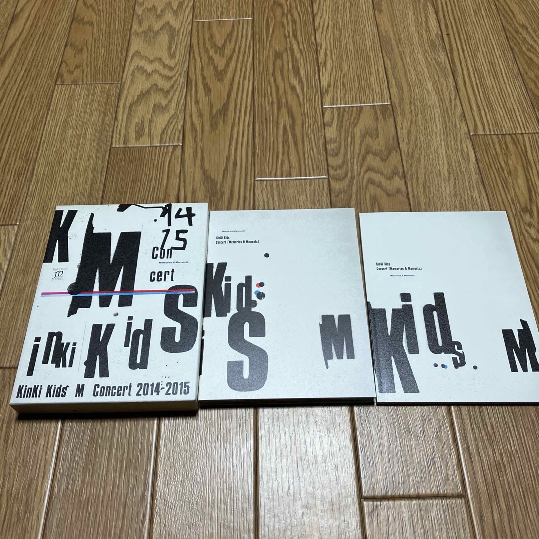 KinKi Kids(キンキキッズ)の初回盤2枚組 KinKi Kids Memories&Moments エンタメ/ホビーのDVD/ブルーレイ(ミュージック)の商品写真