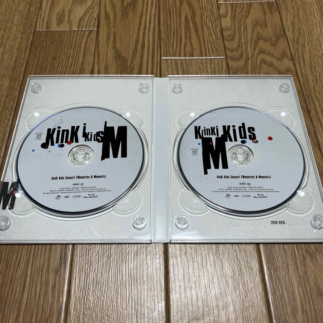 KinKi Kids(キンキキッズ)の初回盤2枚組 KinKi Kids Memories&Moments エンタメ/ホビーのDVD/ブルーレイ(ミュージック)の商品写真