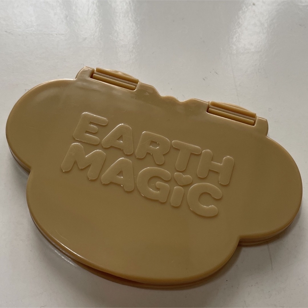 EARTHMAGIC(アースマジック)のEARTH MAGIC コーム付きミラー レディースのファッション小物(ミラー)の商品写真