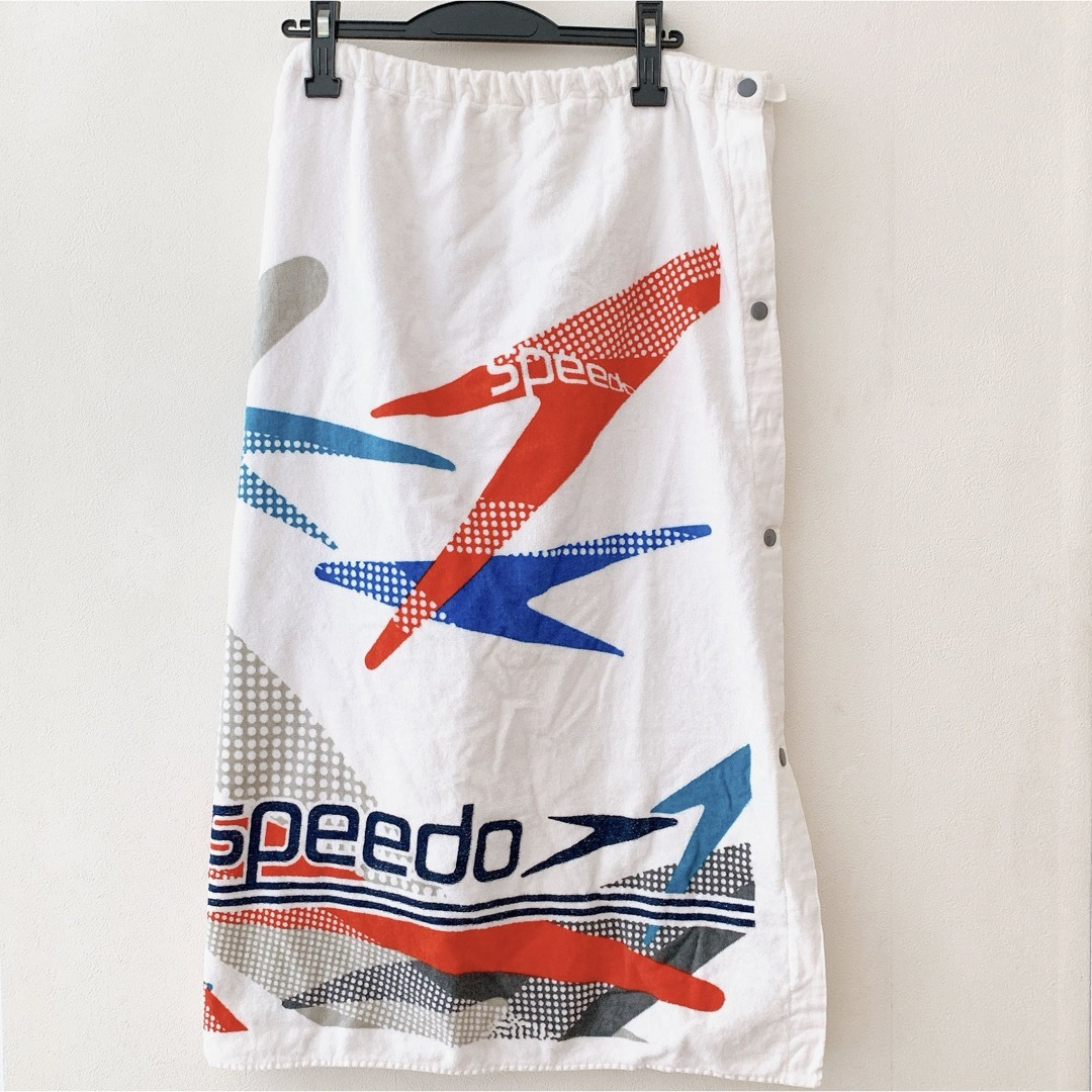 SPEEDO(スピード)の【未使用】Speedo スピード　ラップタオル　水泳タオル用品 スポーツ/アウトドアのスポーツ/アウトドア その他(マリン/スイミング)の商品写真