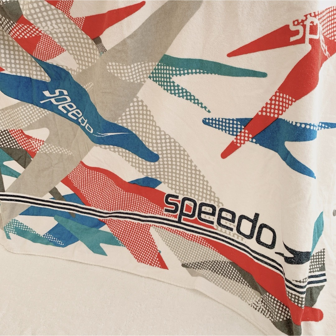 SPEEDO(スピード)の【未使用】Speedo スピード　ラップタオル　水泳タオル用品 スポーツ/アウトドアのスポーツ/アウトドア その他(マリン/スイミング)の商品写真