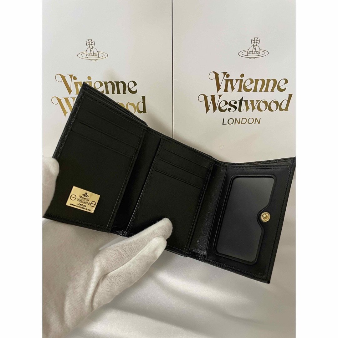 Vivienne Westwood(ヴィヴィアンウエストウッド)の新品　ヴィヴィアンウエストウッド　ミニウォレット　黒色　ブラック　三つ折り財布 レディースのファッション小物(財布)の商品写真