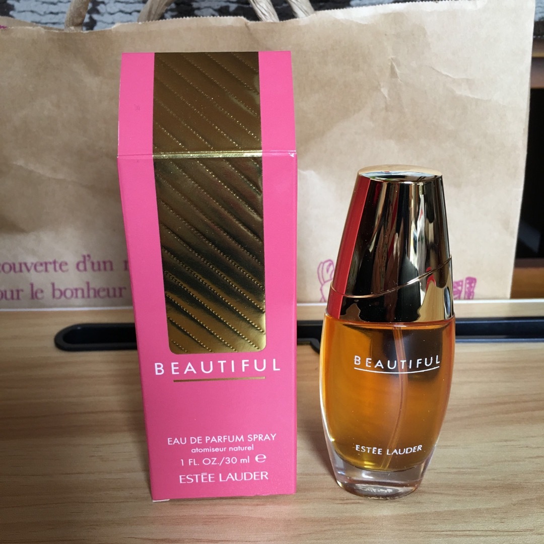 Estee Lauder(エスティローダー)のエスティローダー  ビューティフルオードパルファム30ml コスメ/美容の香水(香水(女性用))の商品写真