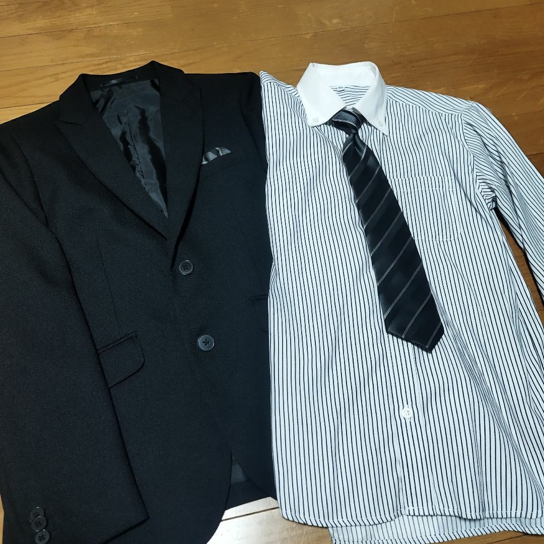 こども ビームス(コドモビームス)の超美品 150男子卒業式スーツ ワンダーファクトリー 卒服フォーマルセットアップ キッズ/ベビー/マタニティのキッズ服男の子用(90cm~)(ドレス/フォーマル)の商品写真