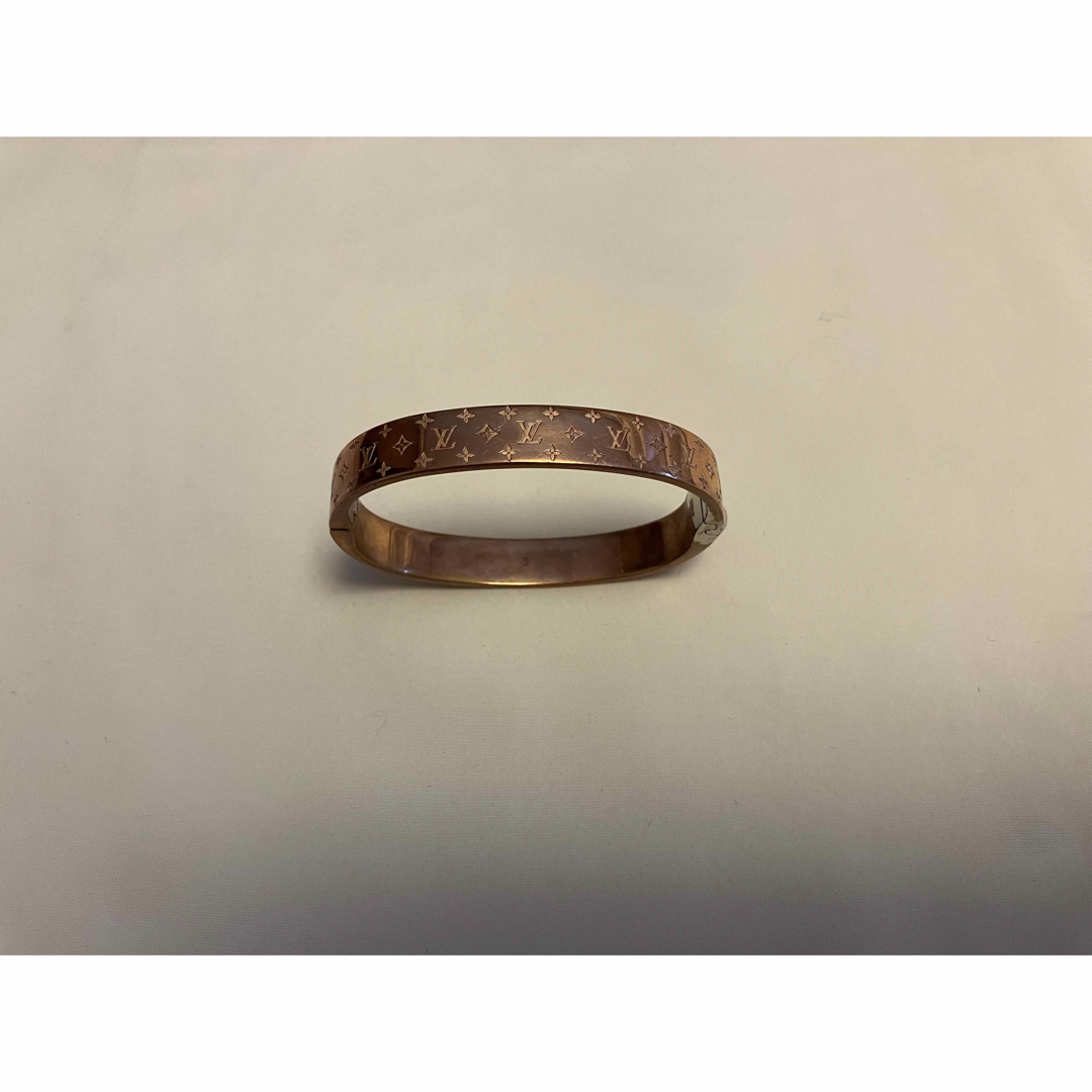 LOUIS VUITTON(ルイヴィトン)のルイヴィトンのカフ ナノグラム バングル S ブレスレット M00253 レディースのアクセサリー(ブレスレット/バングル)の商品写真