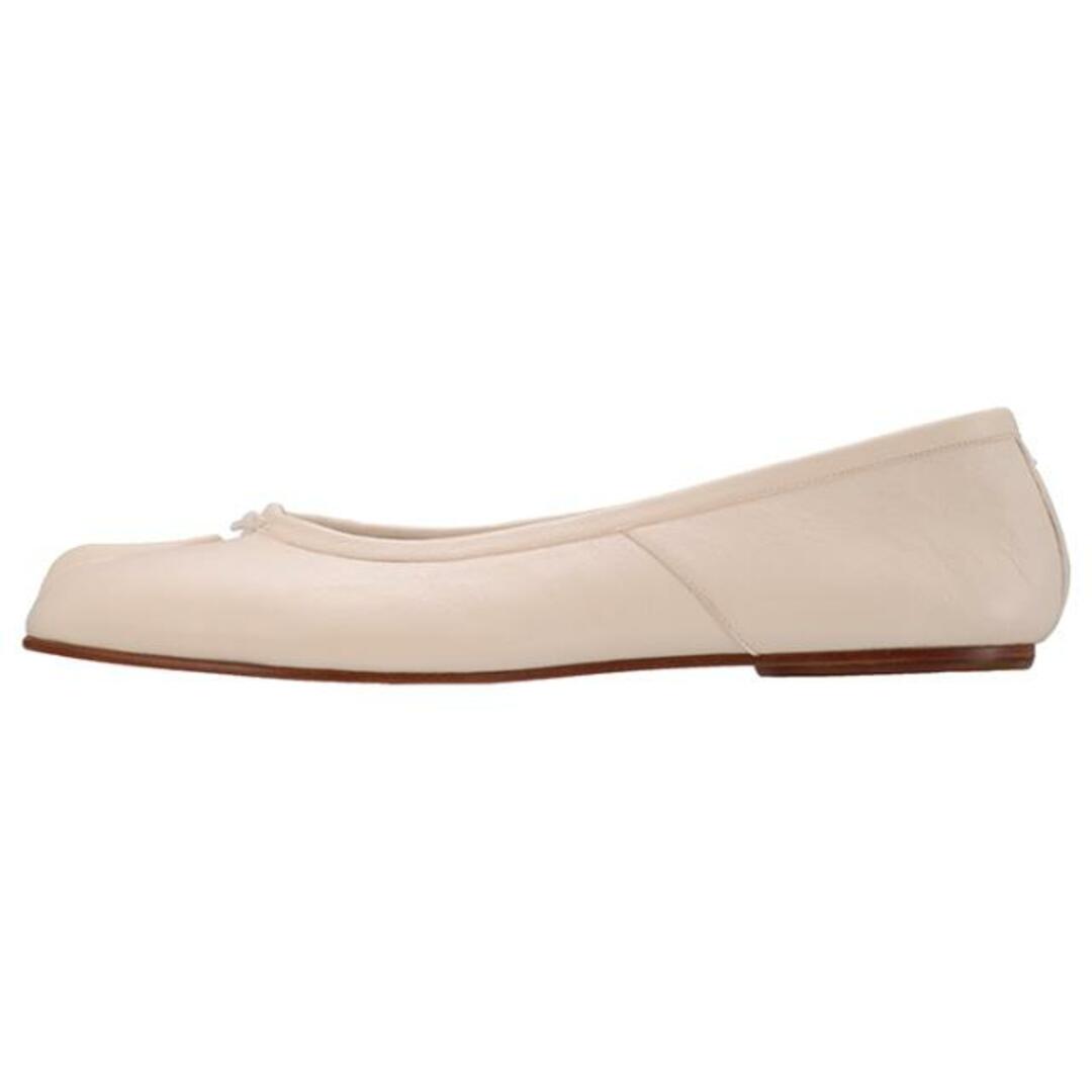 【アウトレット】Maison Margiela メゾン マルジェラ Tabi ballerina shoes S58WZ0042 P3753 T1003 レディース フラットシューズ NKN ホワイト 38 レディースの靴/シューズ(バレエシューズ)の商品写真