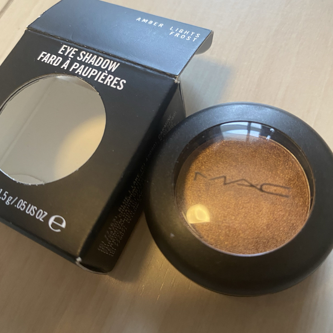 MAC(マック)のMAC EYE SHADOW アンバーライト コスメ/美容のベースメイク/化粧品(アイシャドウ)の商品写真