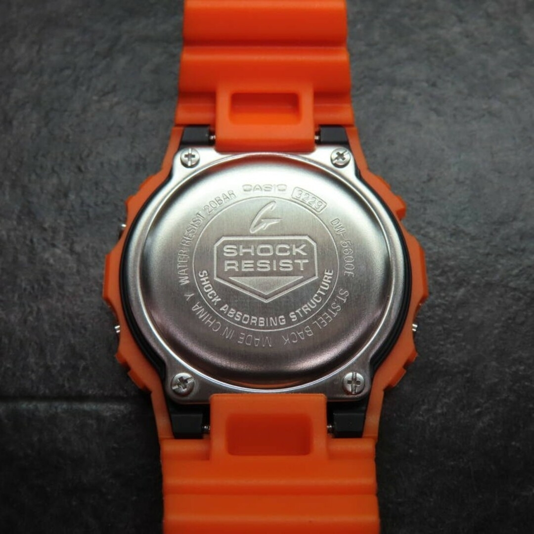 G-SHOCK(ジーショック)のカシオ/CASIO G-SHOCK/Gショック●DW-5600E-1【オレンジ】 メンズの時計(腕時計(デジタル))の商品写真