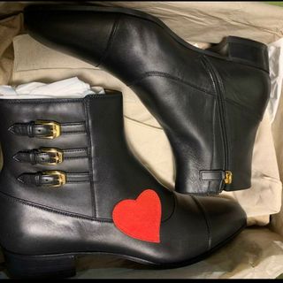 Gucci - Gucci Ha Ha Ha Boot With Buckles ハートブーツ