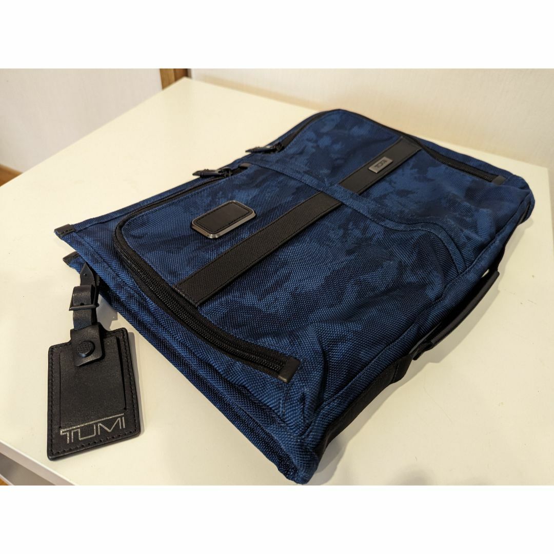 TUMI(トゥミ)のTUMI ALPHAⅡポートフォリオ　クラッチバッグ　26167NVR3E　美品 メンズのバッグ(セカンドバッグ/クラッチバッグ)の商品写真