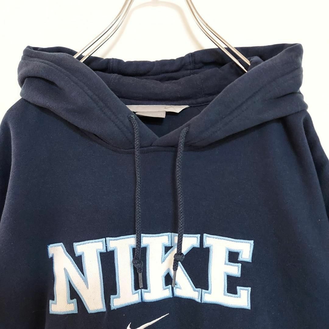 NIKE(ナイキ)のナイキ NIKE ビッグロゴ刺繍 パーカー センタースウッシュ 最高 紺 白 メンズのトップス(パーカー)の商品写真