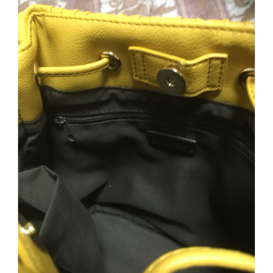 しまむら(シマムラ)のしまむら新品MUMUゴウヒプリーツ巾着バッグ イエロー レディースのバッグ(ショルダーバッグ)の商品写真