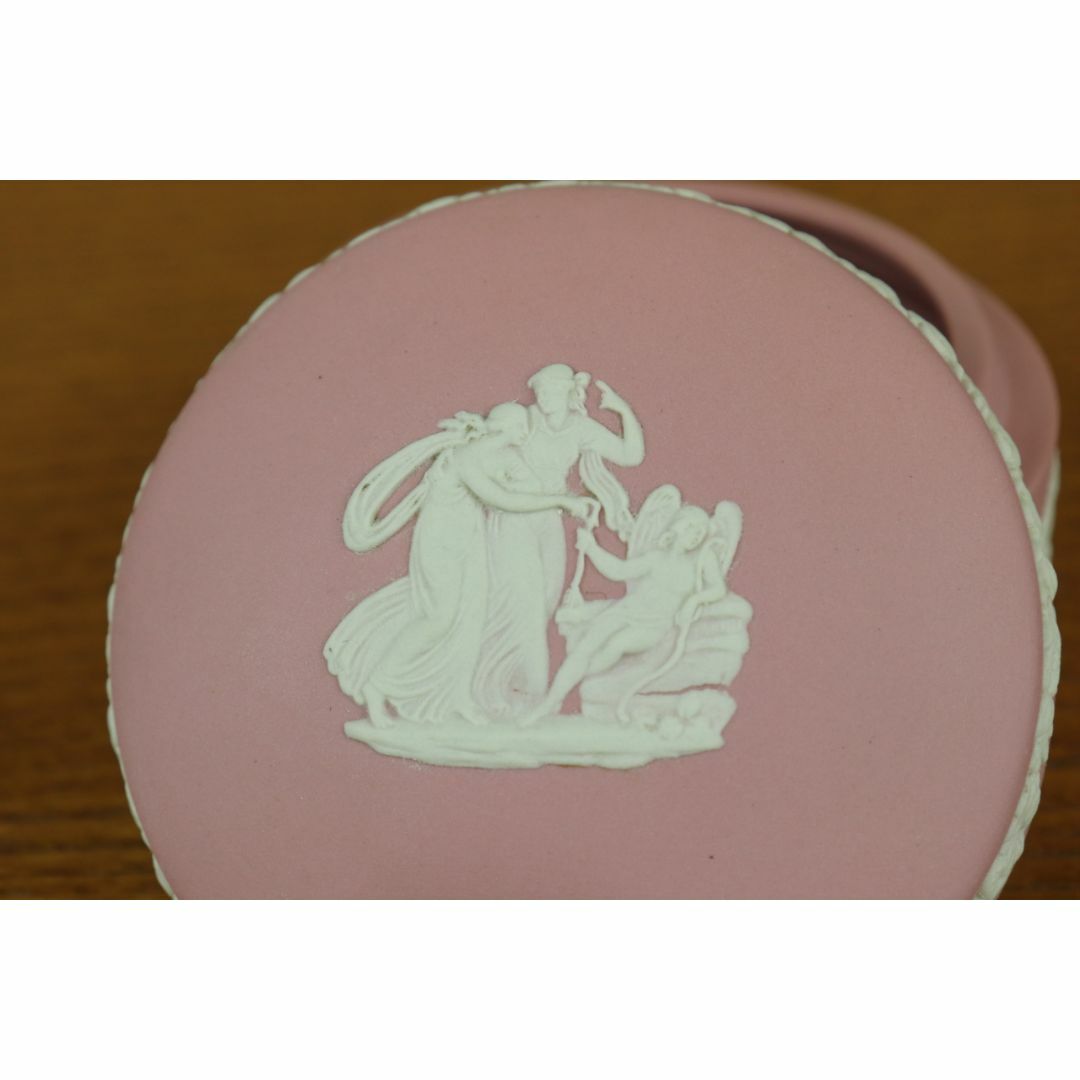 WEDGWOOD(ウェッジウッド)のウェッジウッド　ジャスパー　ピンク　小物入れ　ビーンボックス　女神　天使　 インテリア/住まい/日用品のインテリア小物(小物入れ)の商品写真