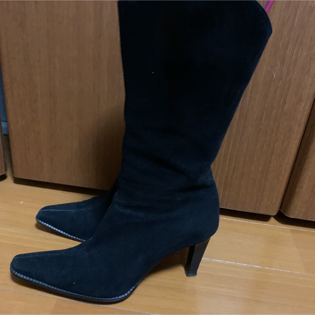 GINZA Kanematsu(ギンザカネマツ)の銀座かねまつスエードブーツ黒22.5㎝ レディースの靴/シューズ(ブーツ)の商品写真