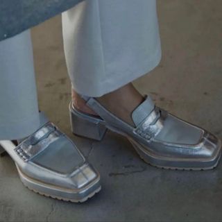 アメリヴィンテージ(Ameri VINTAGE)のAmeri  SQUARE LOAFER SANDALS(ローファー/革靴)